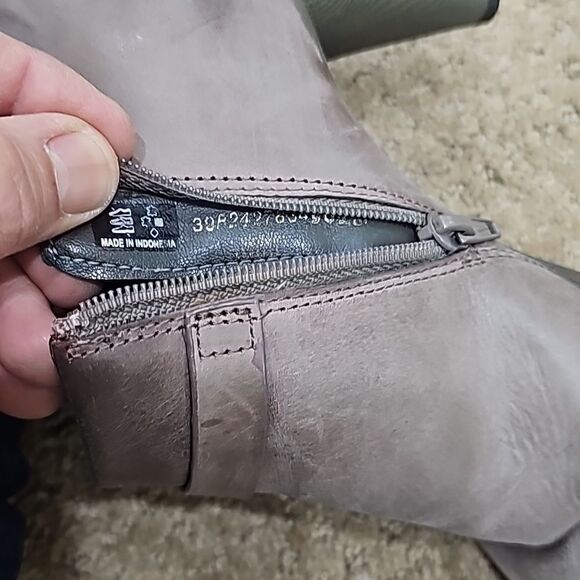 Ecco Grey Leather Ankle Boots Sz 9US or 39 - Picture 6 of 9